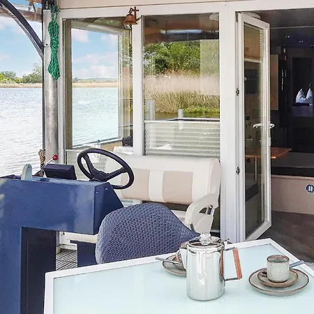 2 Bedroom Gorgeous Ship In Havelsee 4*