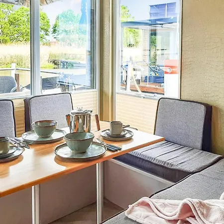 2 Bedroom Gorgeous Ship In Havelsee