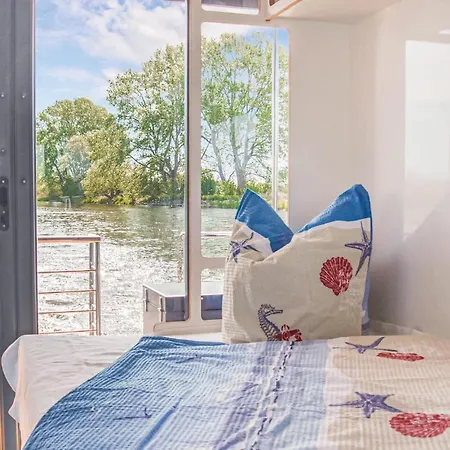 Hotel en barco 2 Bedroom Gorgeous Ship In Havelsee 4*