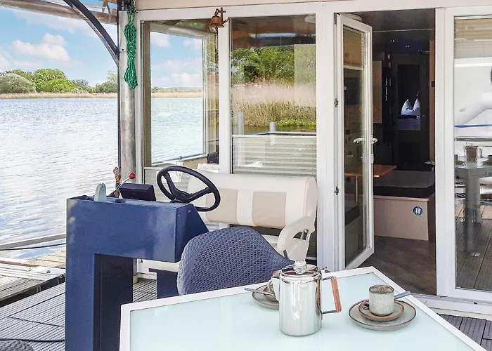 2 Bedroom Gorgeous Ship In Havelsee 4*