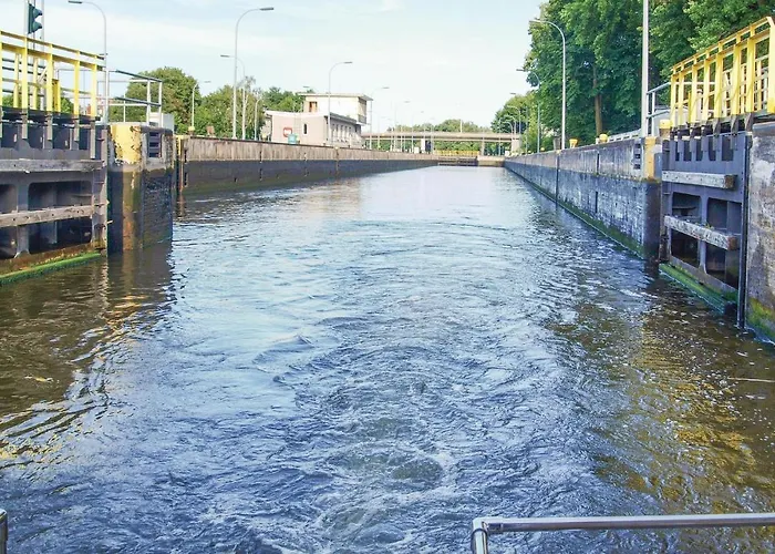 2 Bedroom Gorgeous Ship In Havelsee 4*