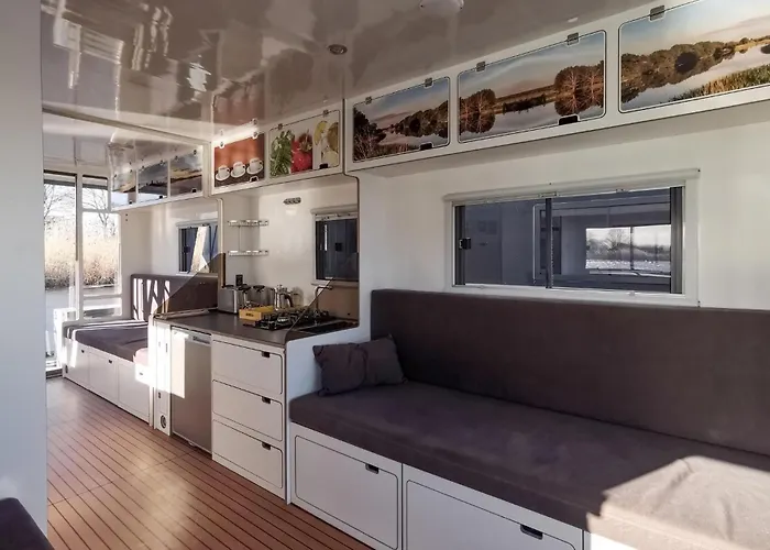 2 Bedroom Gorgeous Ship In Havelsee بوتيل 4*